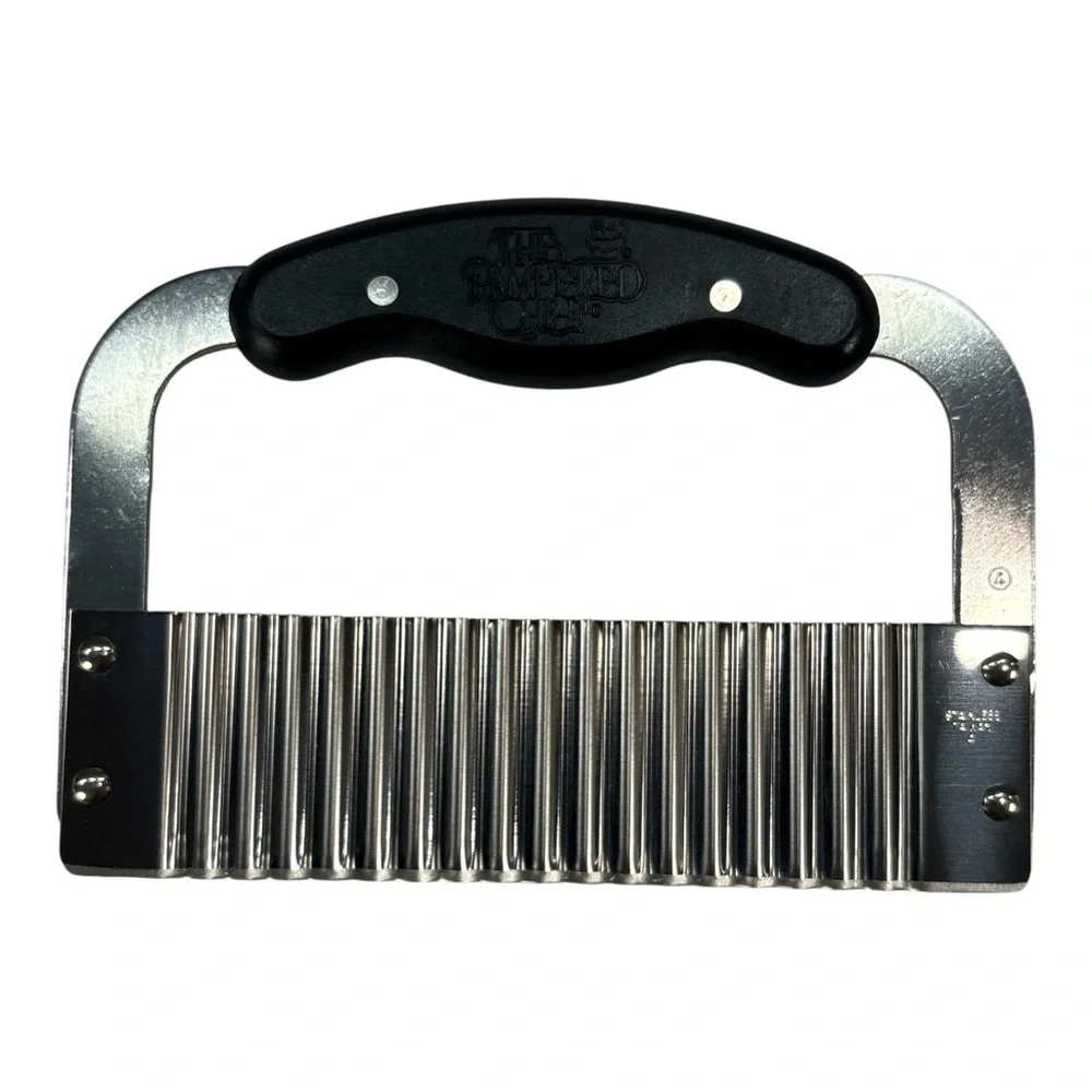 Pampered Chef Large Crinkle Cut Veggie Fruit Chopper Stainless Steel Blk Handle